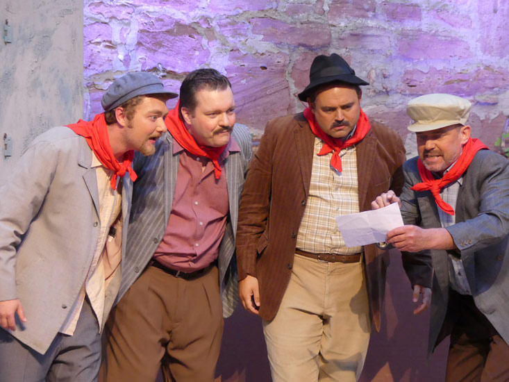 Szene aus: Don Camillo und seine Herde