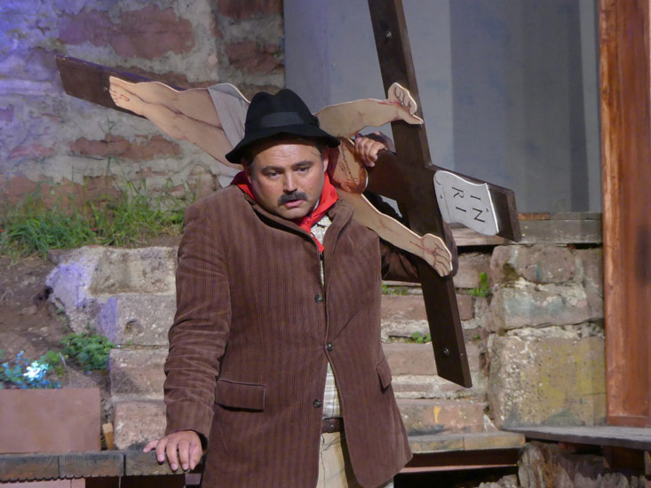 Szene aus: Don Camillo und seine Herde
